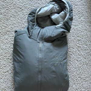 Arc'teryx Atom Womens Insulated Jacket in Forage Green size Large